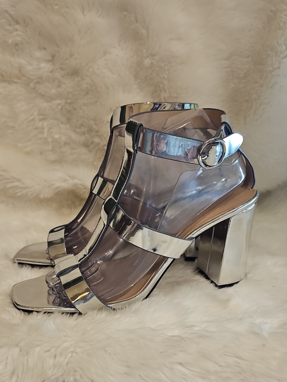 Banana Republic Silver Metallic Strappy Heels Sandals Size 9
